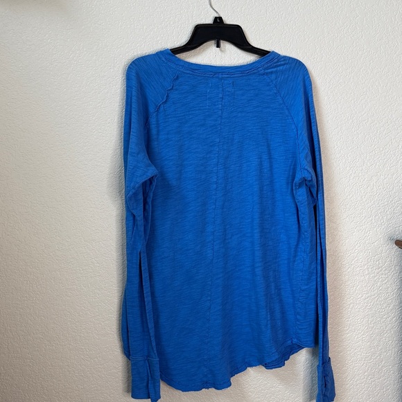 Free People Oversized Long Sleeve Top Distressed Blue size Small - Picture 10 of 12